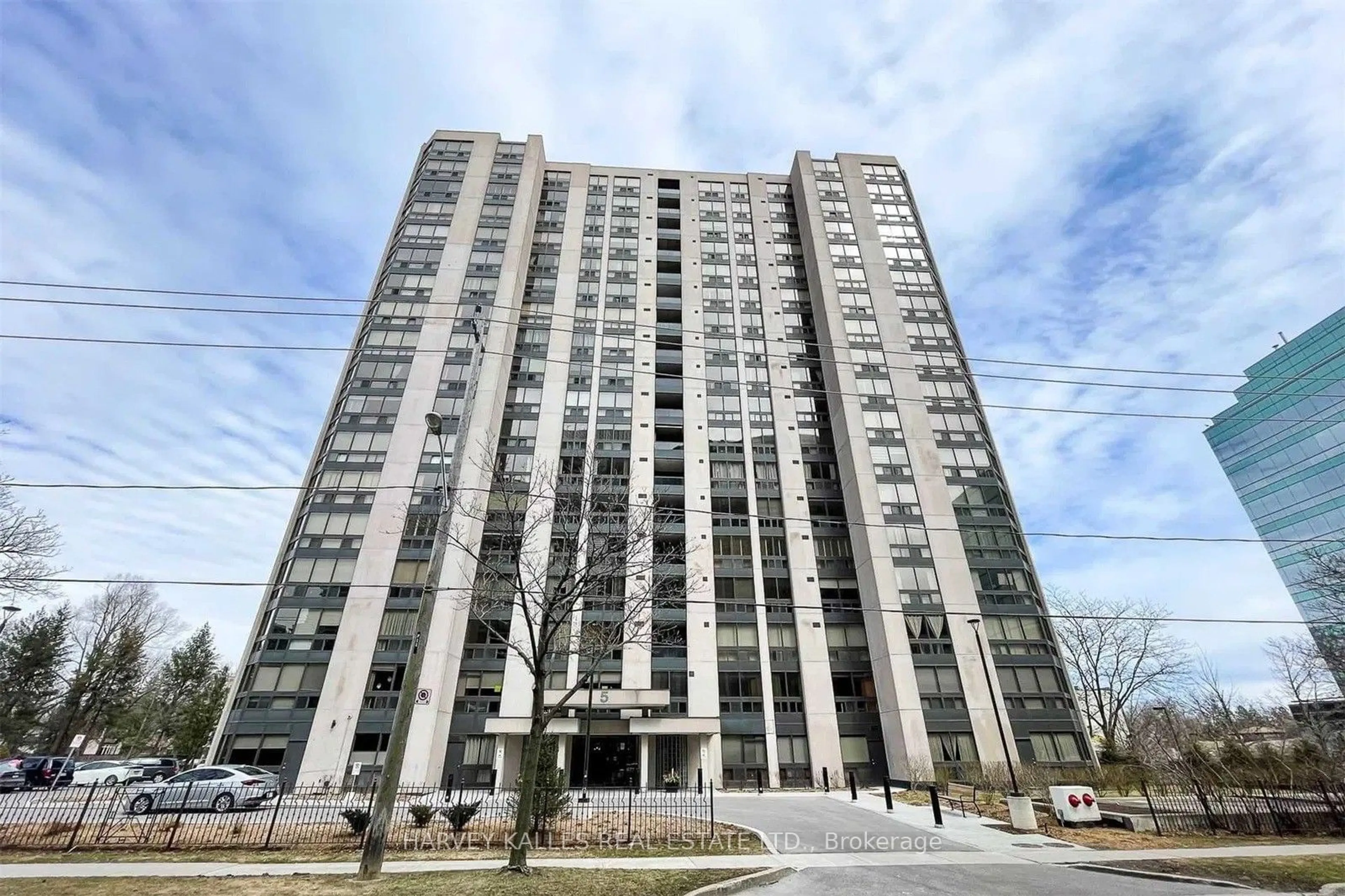 Indoor foyer for 5 Kenneth Ave #1706, Toronto Ontario M2N 6M7