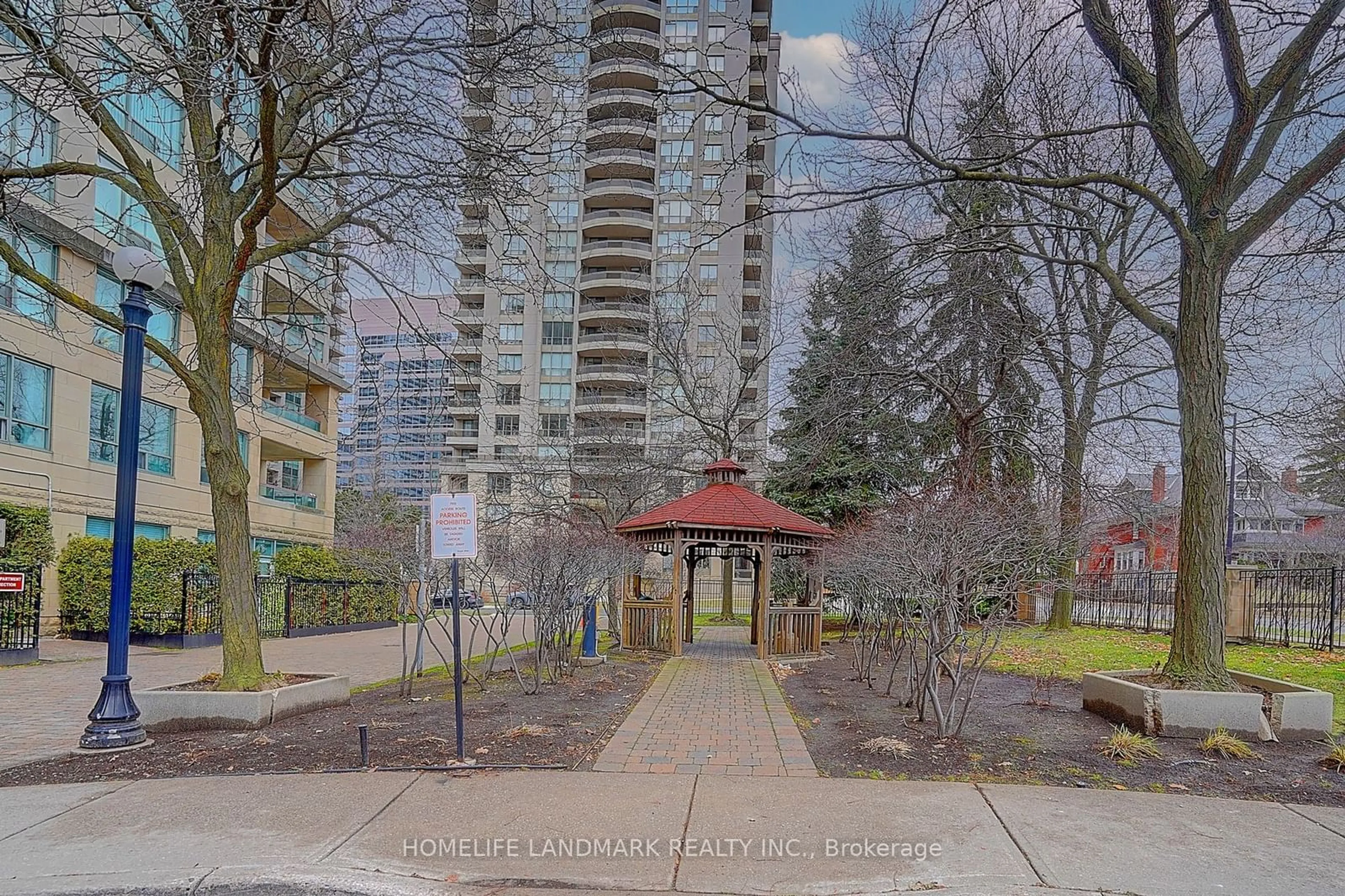 Unknown for 238 Doris Ave #303, Toronto Ontario M2N 6W1