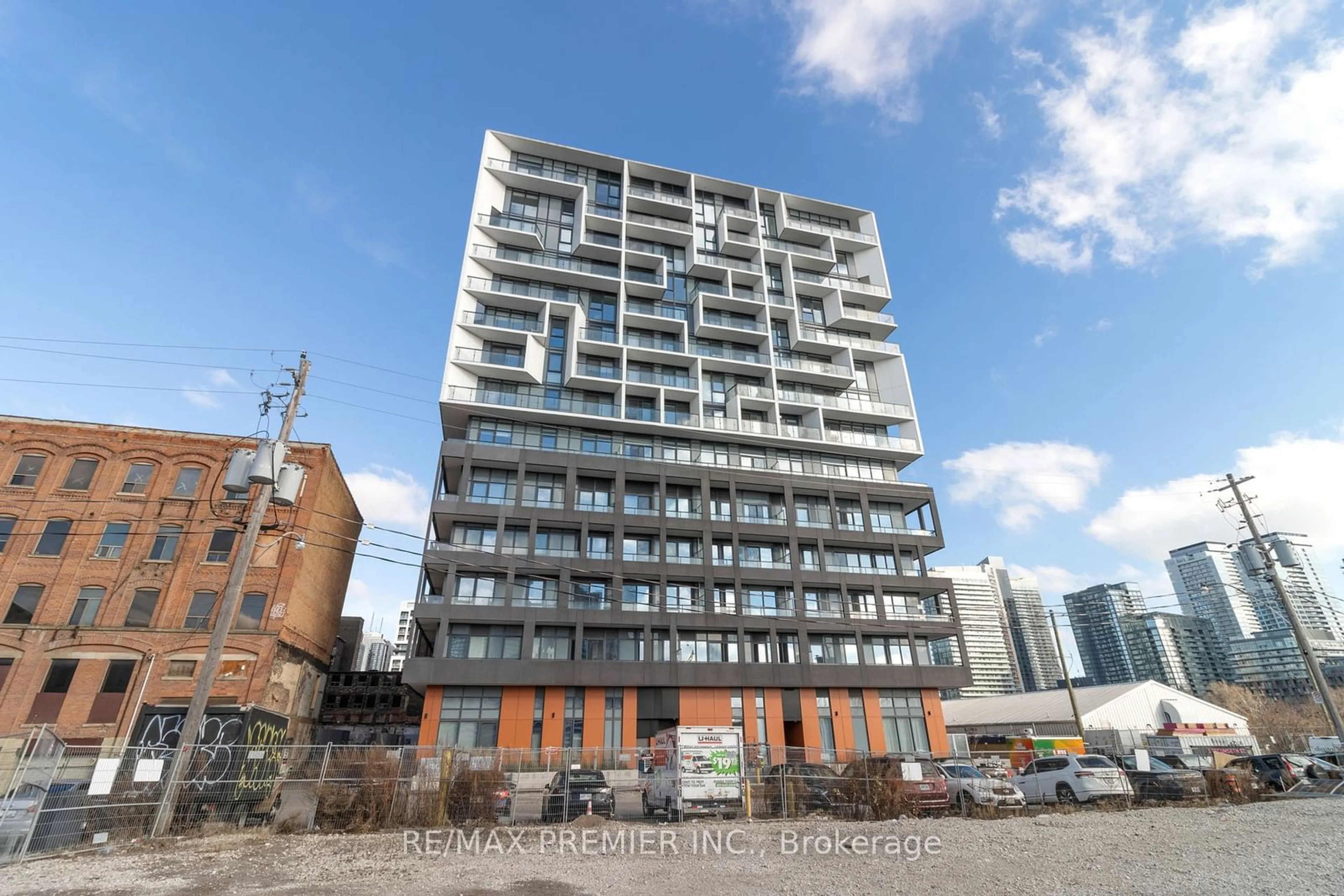 A pic from outside/outdoor area/front of a property/back of a property/a pic from drone, building for 9 Tecumseth St #308, Toronto Ontario M5V 0S5