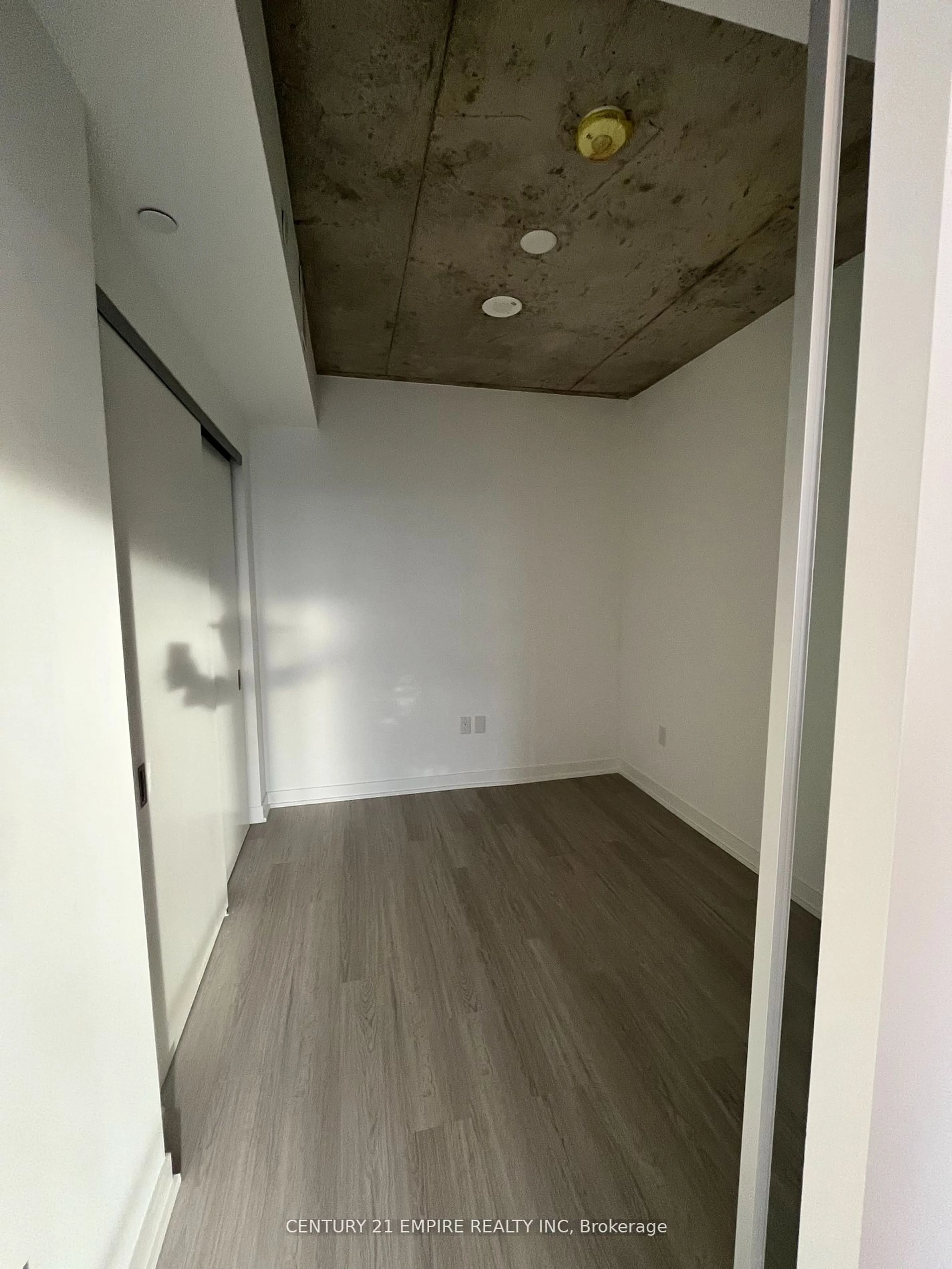 A pic of a room for 195 McCaul St #1401, Toronto Ontario M5T 1W6