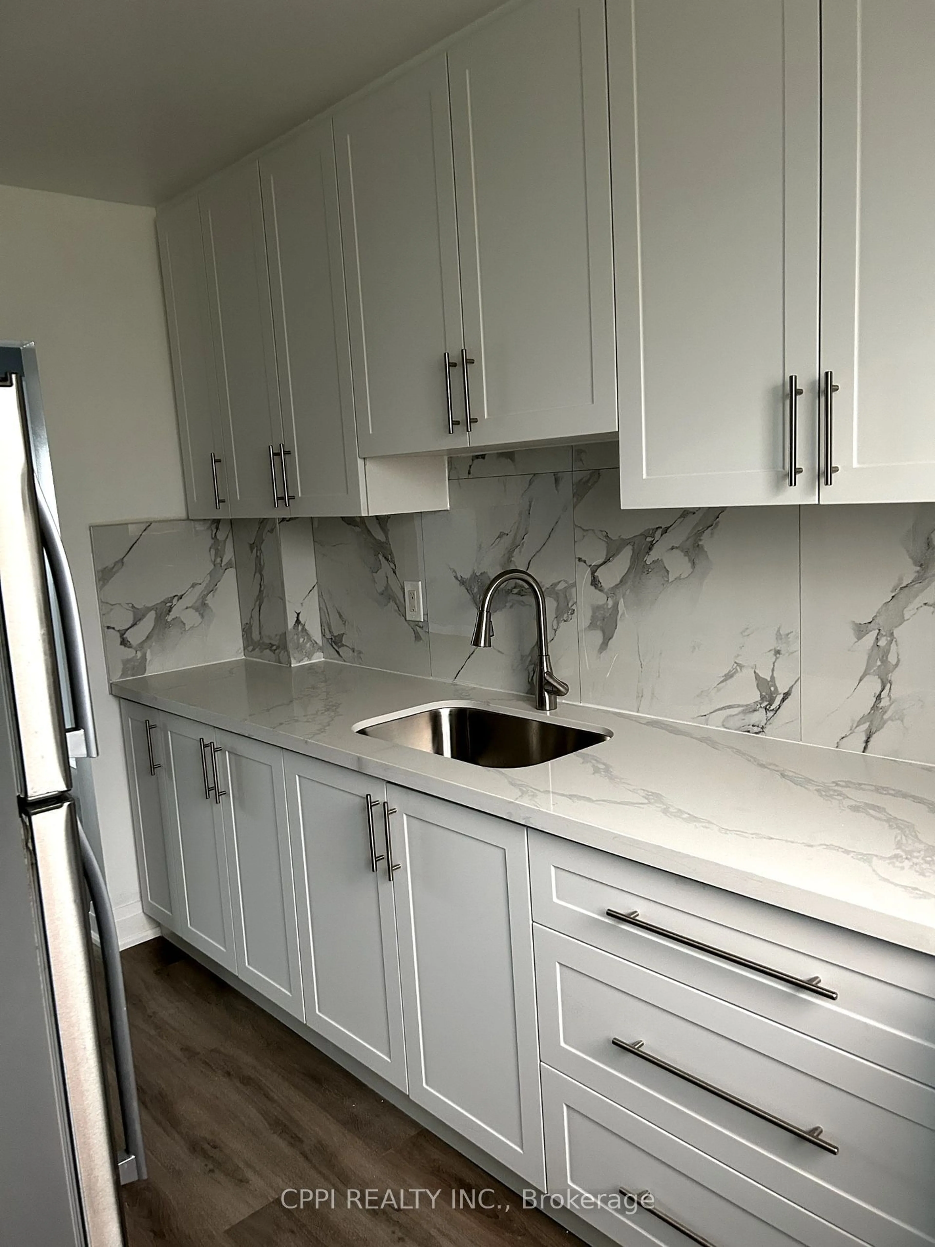 Standard kitchen, ceramic/tile floor for 69 Godstone Rd #125, Toronto Ontario M2J 3C8