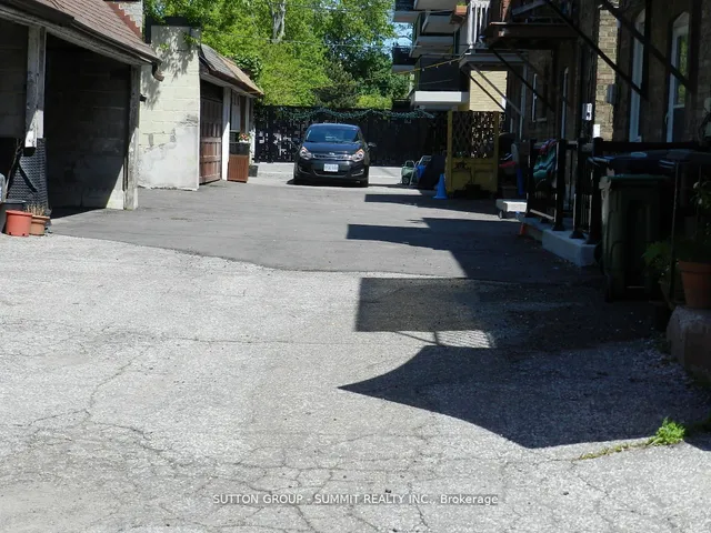 Additional property image - 976 Avenue Rd