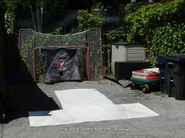 Additional property image - 976 Avenue Rd