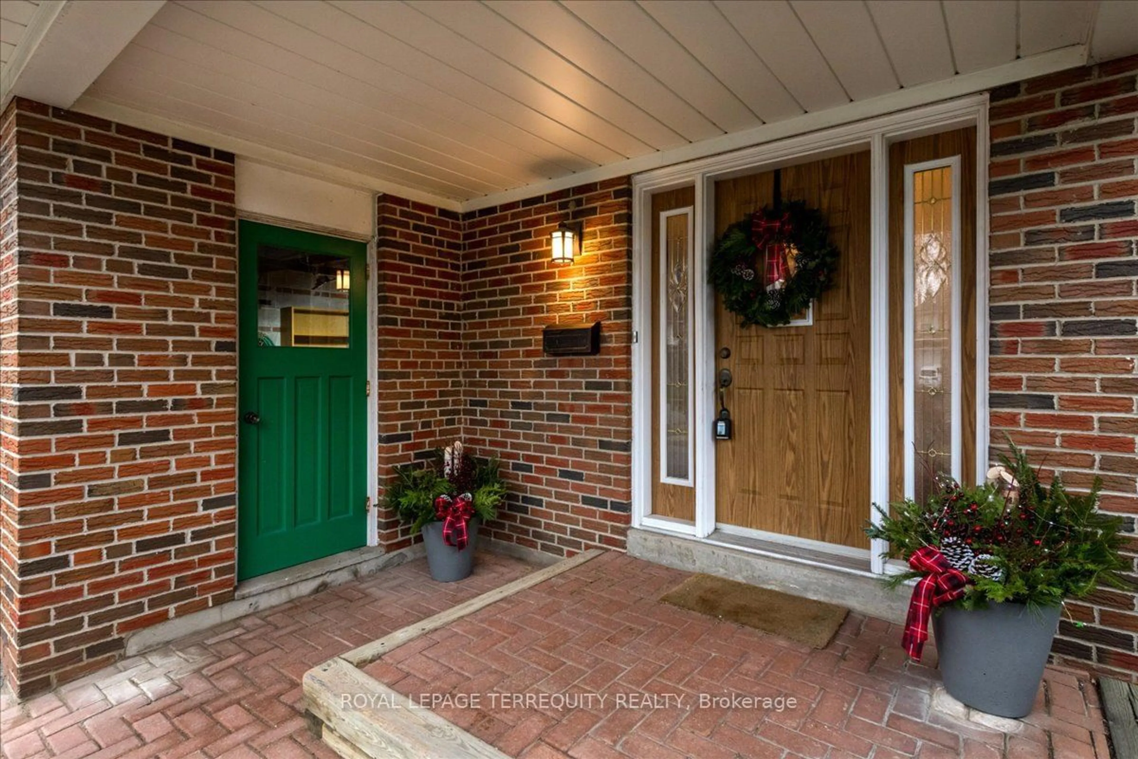 Indoor entryway for 78 Crossbow Cres, Toronto Ontario M2J 3M4