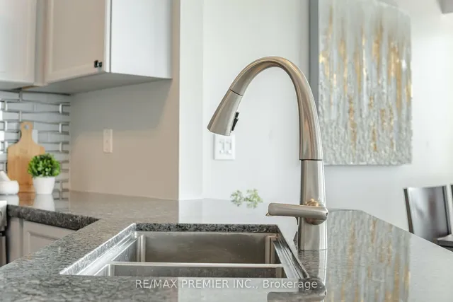 Additional property image - 1030 Sheppard Ave Unit 512