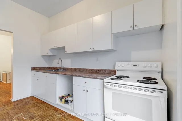 Additional property image - 1059 Bathurst St