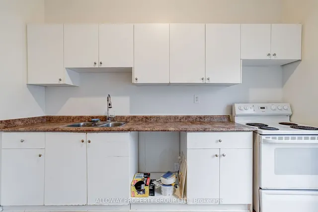 Additional property image - 1059 Bathurst St