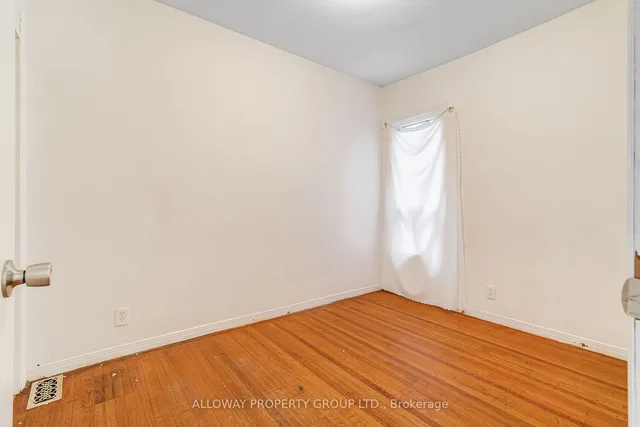 Additional property image - 1059 Bathurst St