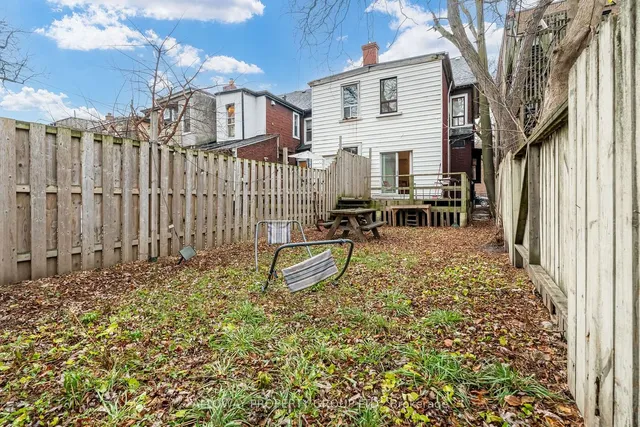 Additional property image - 1059 Bathurst St