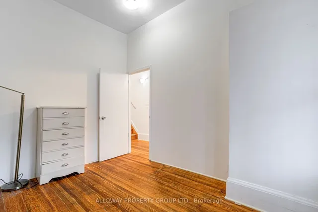 Additional property image - 1059 Bathurst St