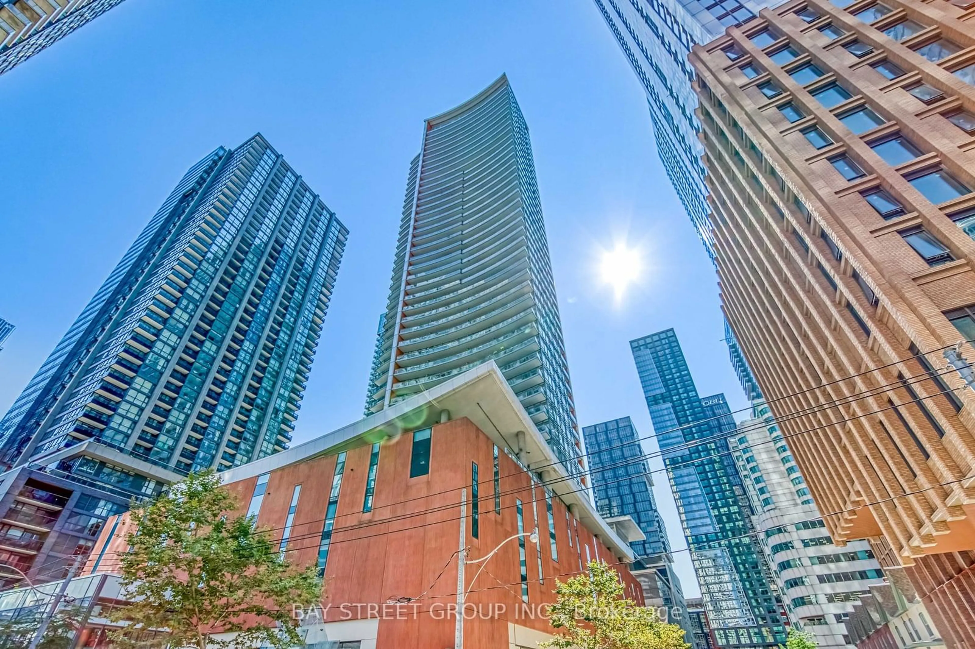 Unknown for 21 Widmer St #704, Toronto Ontario M5V 0B8