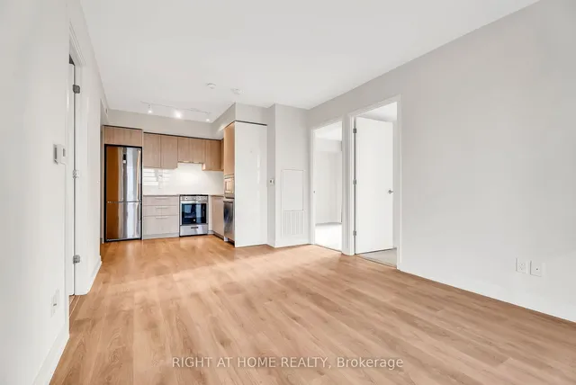Additional image 18 of 501 Yonge St Unit 1212