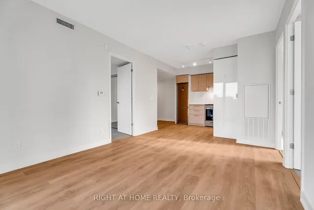 Additional image 17 of 501 Yonge St Unit 1212
