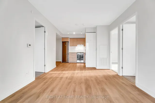 Additional image 15 of 501 Yonge St Unit 1212