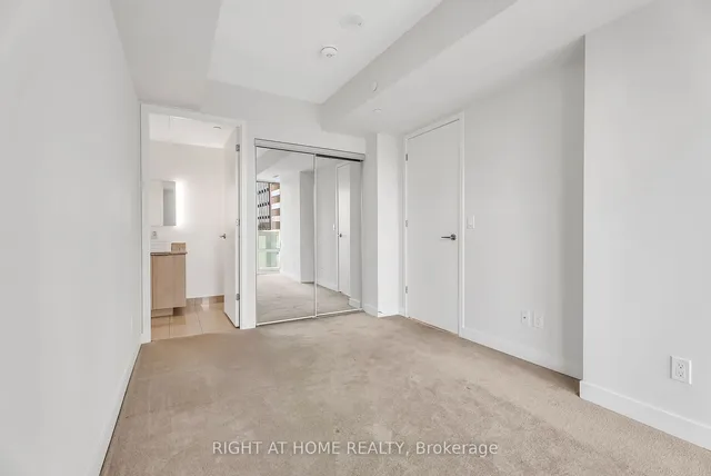 Additional image 13 of 501 Yonge St Unit 1212