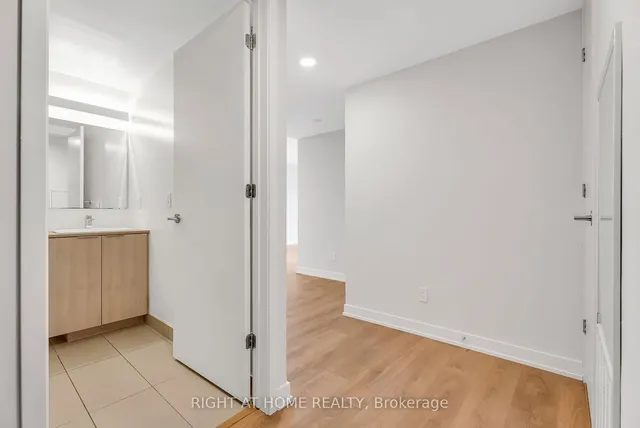 Additional image 7 of 501 Yonge St Unit 1212