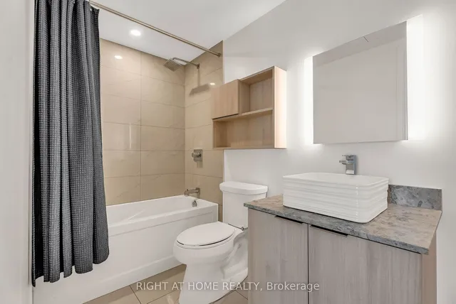 Additional image 4 of 501 Yonge St Unit 1212