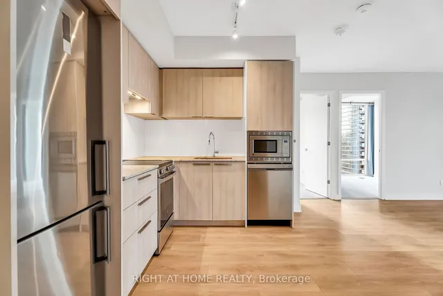 Additional image 21 of 501 Yonge St Unit 1212