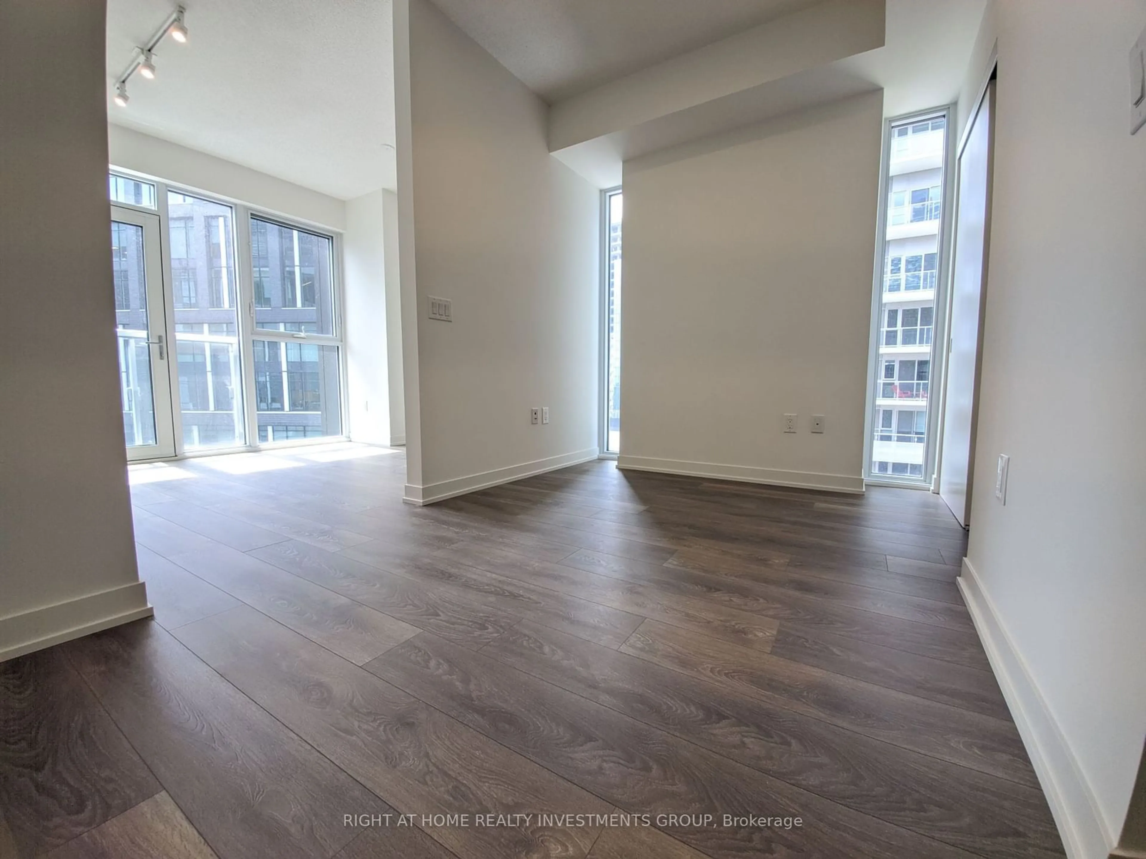 A pic of a room for 20 Richardson St #810, Toronto Ontario M5A 0S6