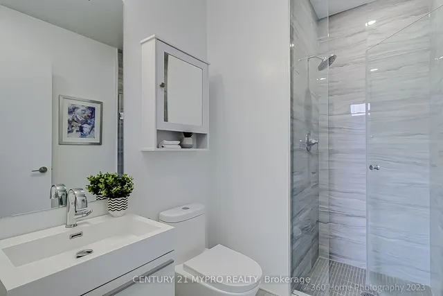Additional property image - 39 Roehampton Ave Unit 505