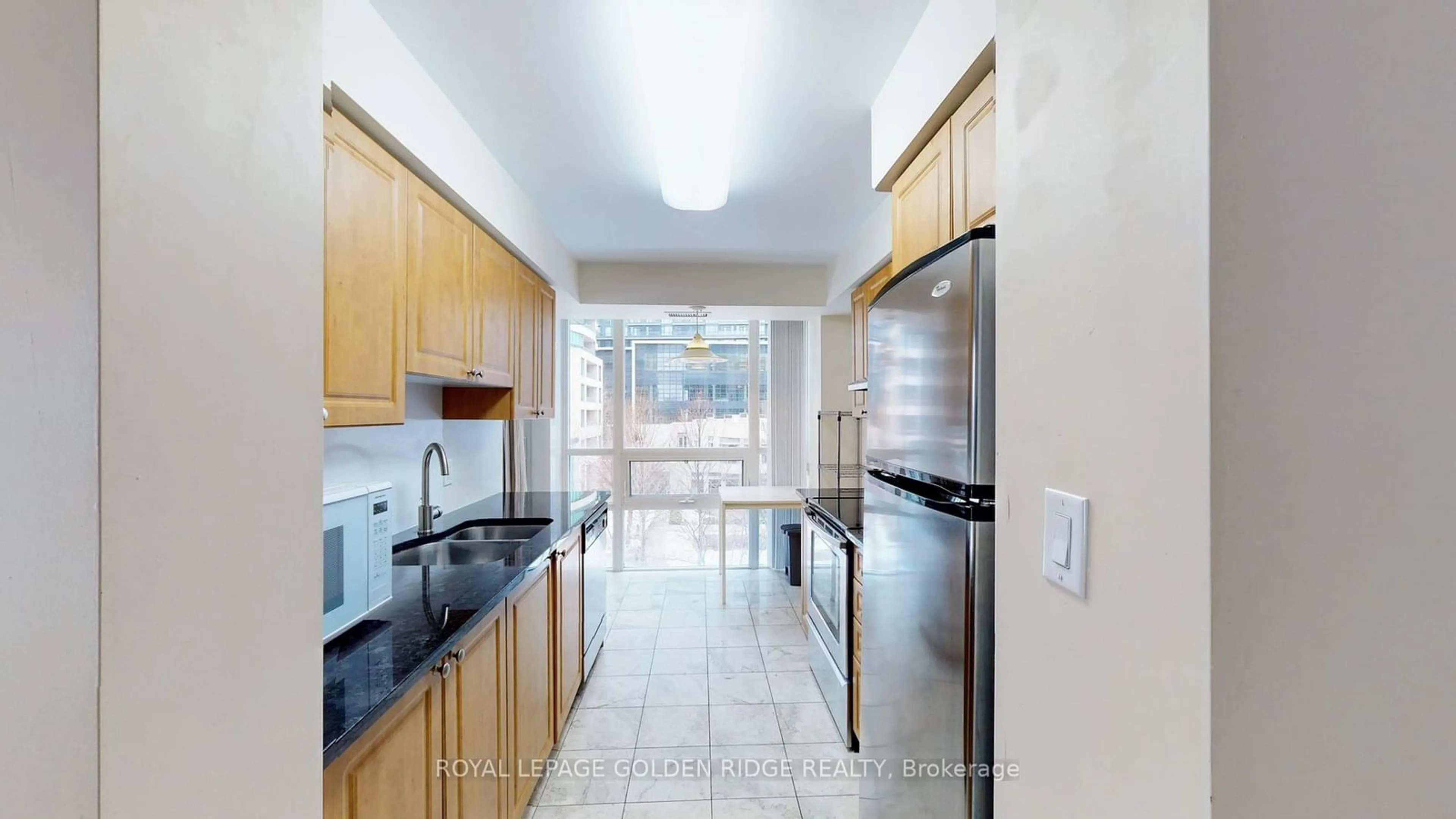 Standard kitchen, ceramic/tile floor for 35 Hollywood Ave #509, Toronto Ontario M2N 0A9