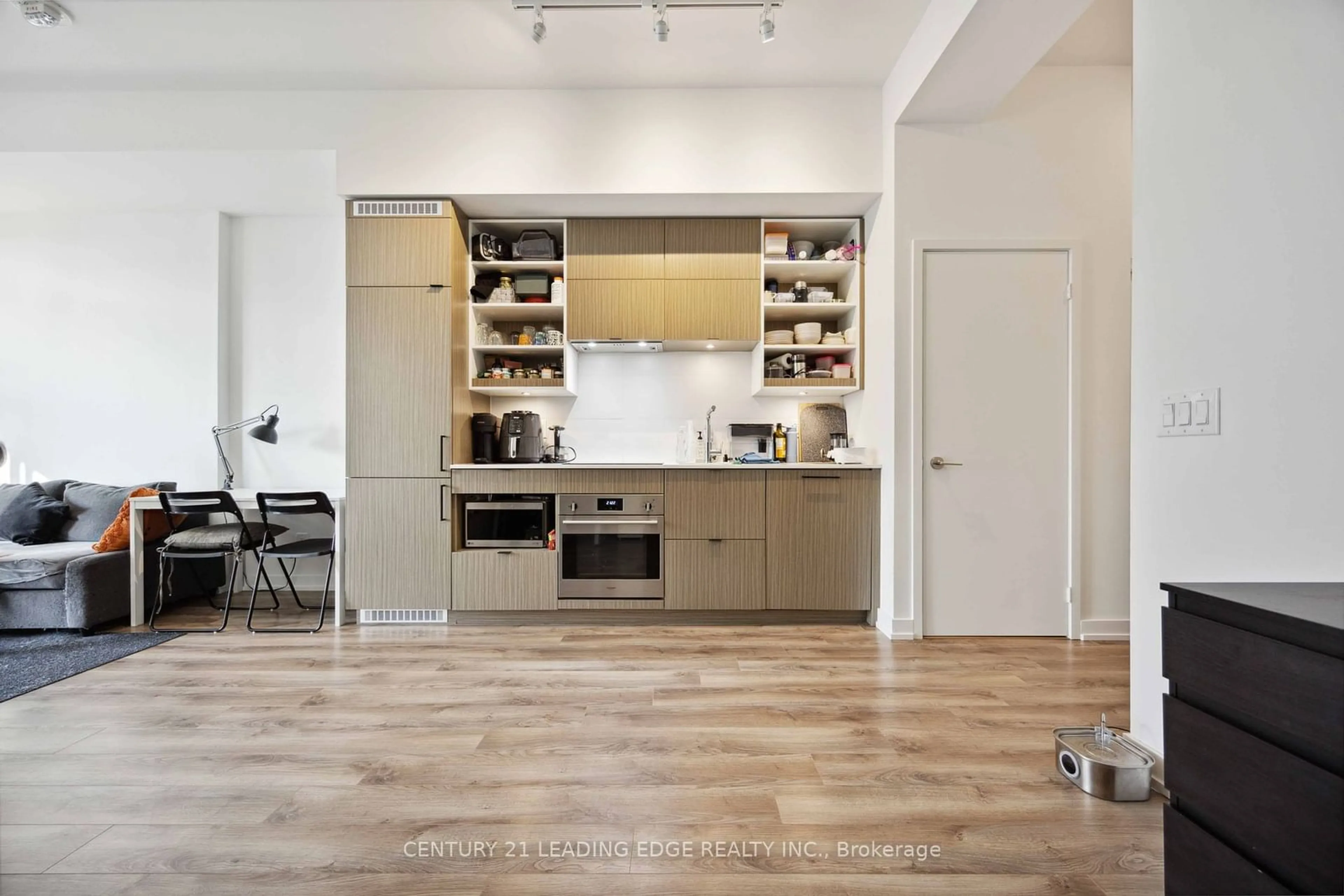 Open concept kitchen, unknown for 20 Edward St #2705, Toronto Ontario M5G 0C5