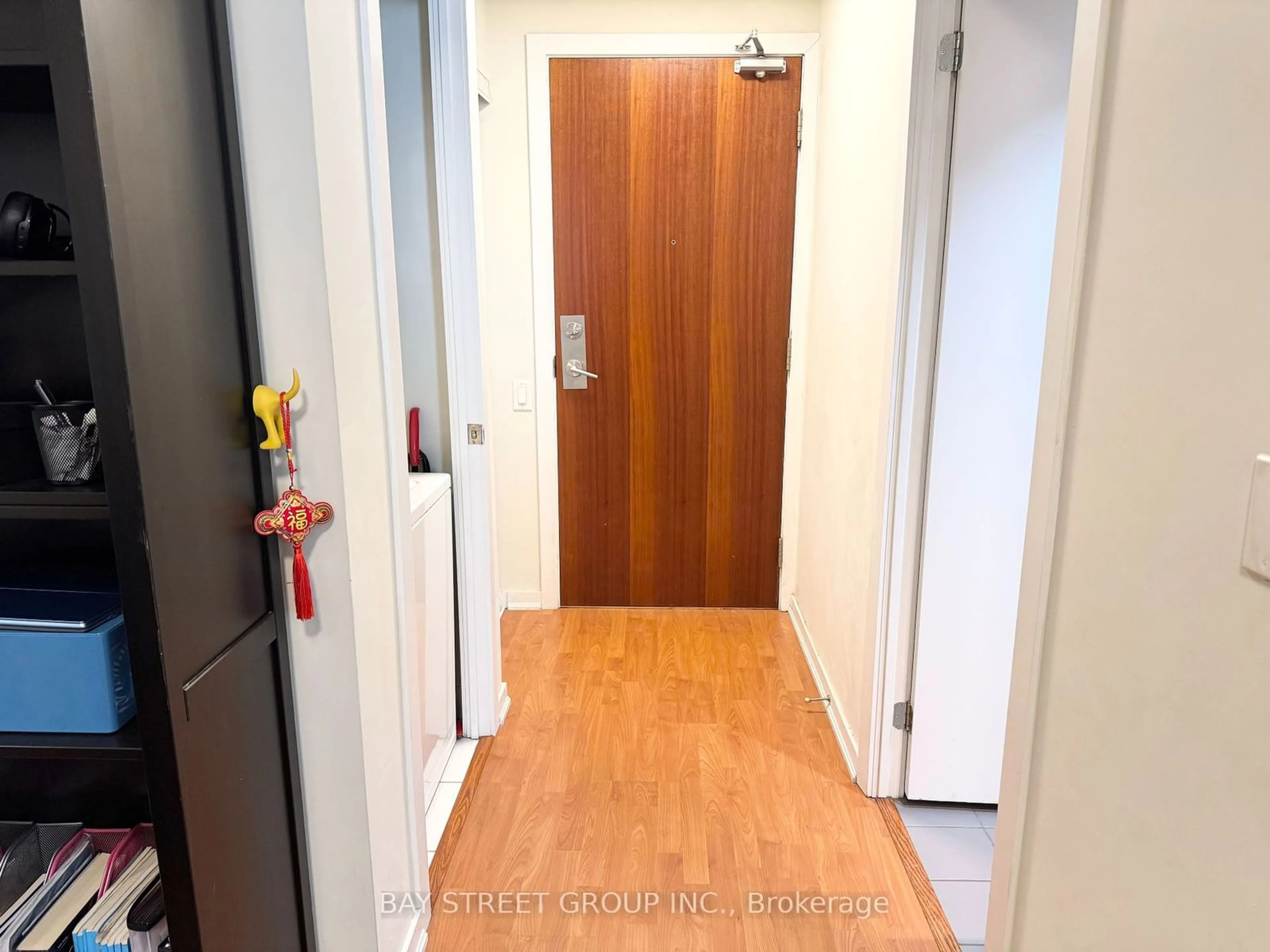 Indoor foyer for 30 Canterbury Pl #709, Toronto Ontario M2N 0B9