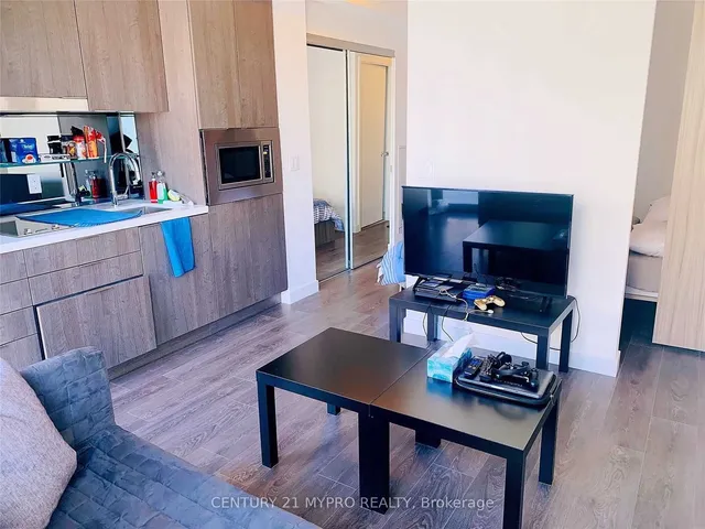 Additional property image - 215 Queen St Unit 810