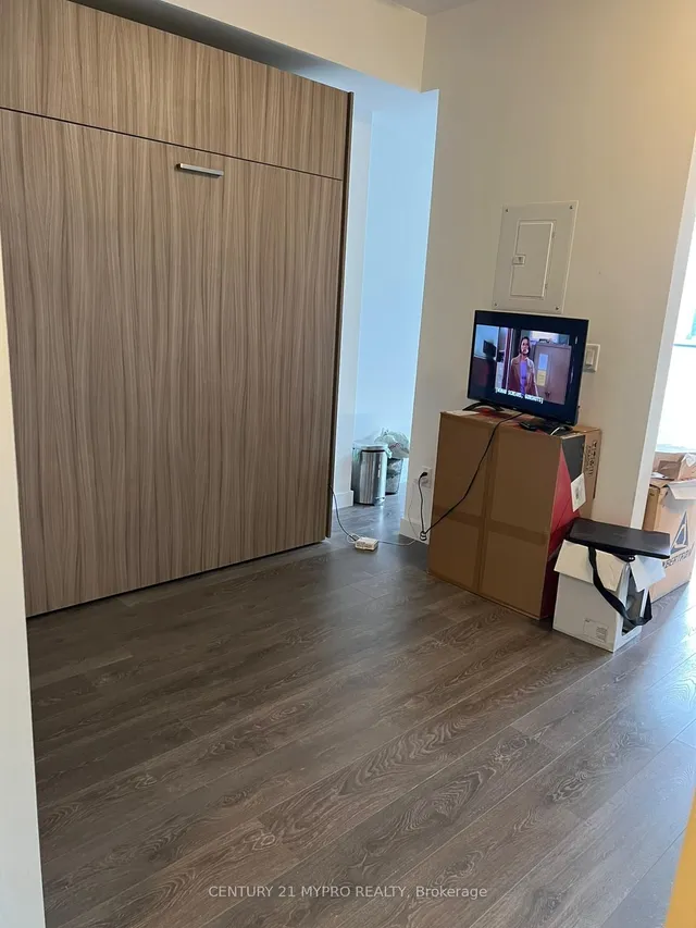 Additional property image - 215 Queen St Unit 810