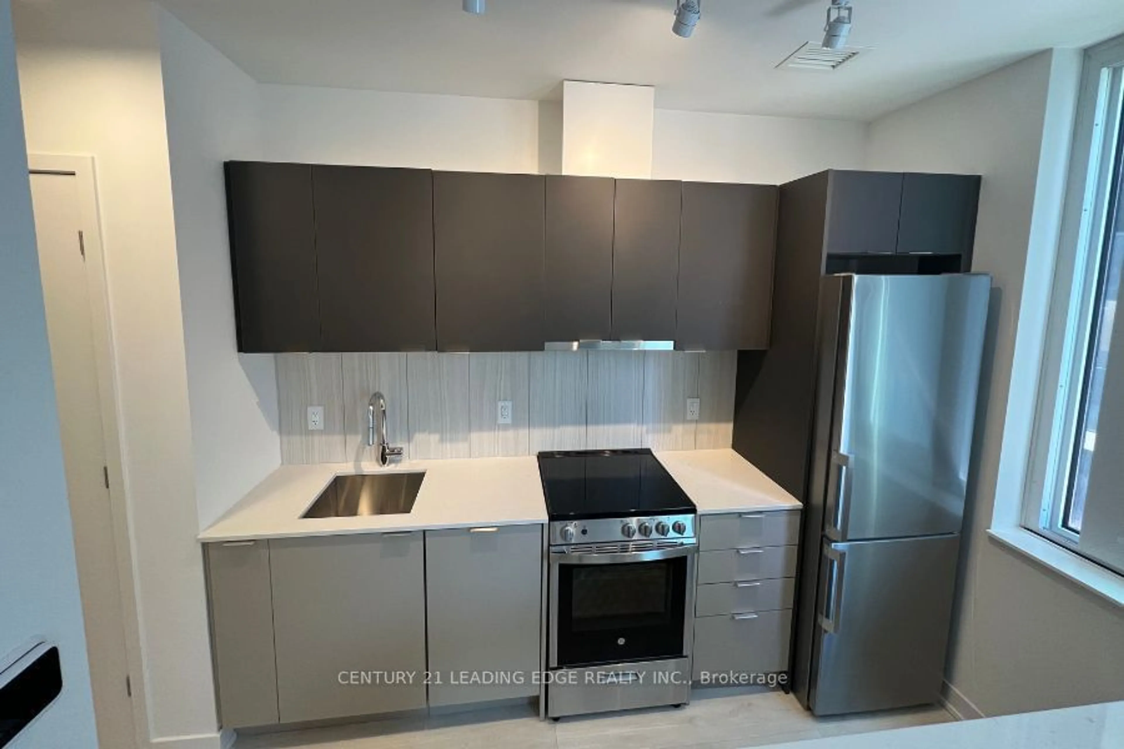 Standard kitchen, unknown for 8 Tippett Rd #220, Toronto Ontario M3H 2V1