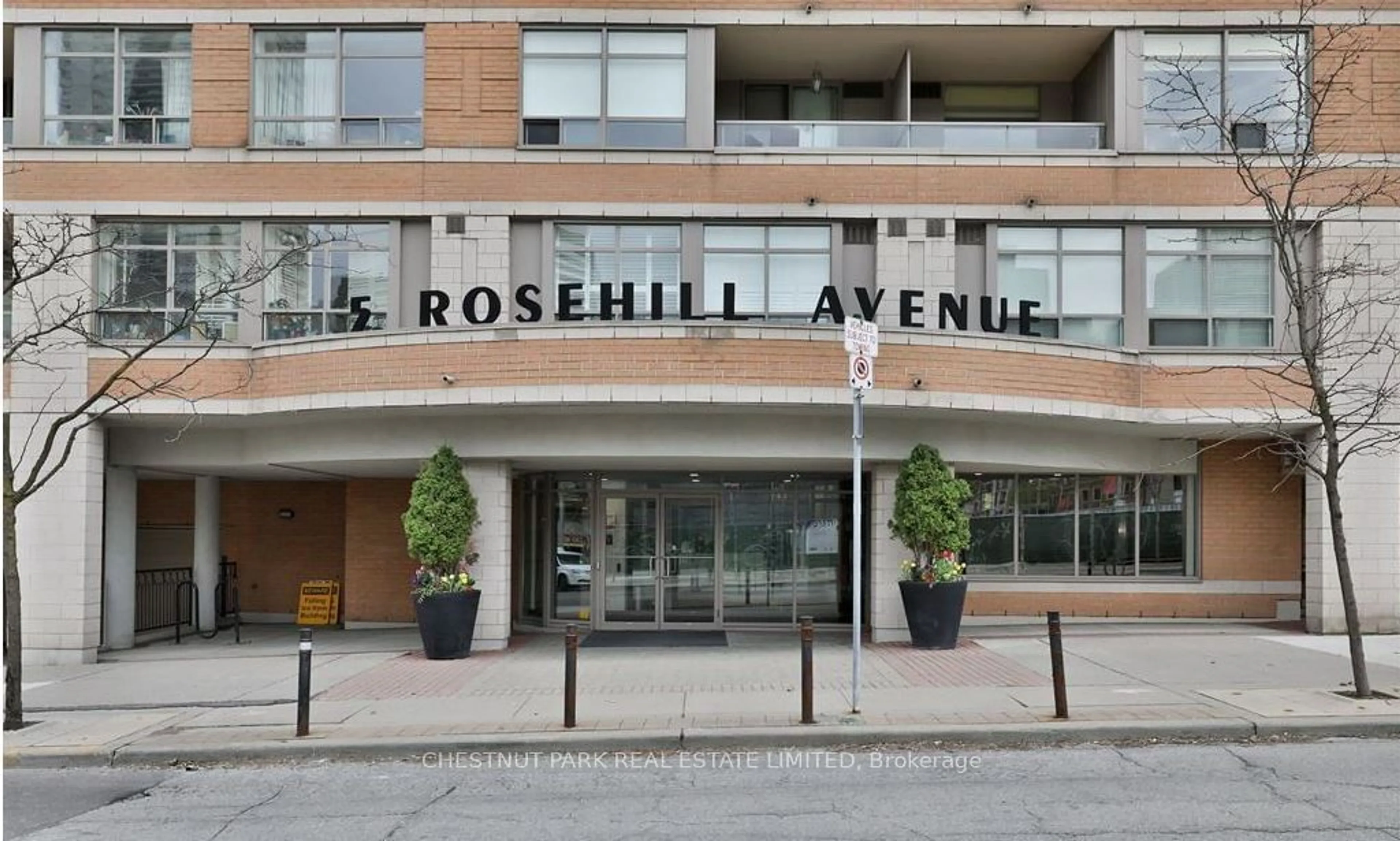 Lobby for 5 Rosehill Ave #819, Toronto Ontario M4T 3A6