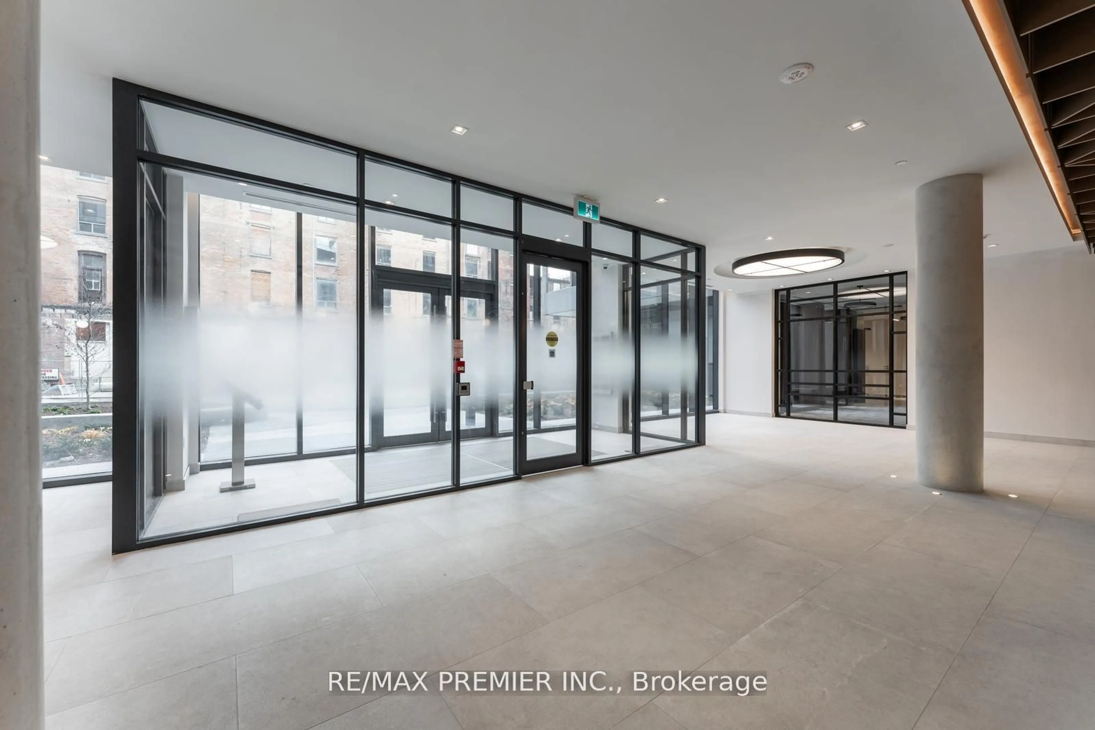 Indoor foyer for 9 Tecumseth St #212, Toronto Ontario M5V 3G4