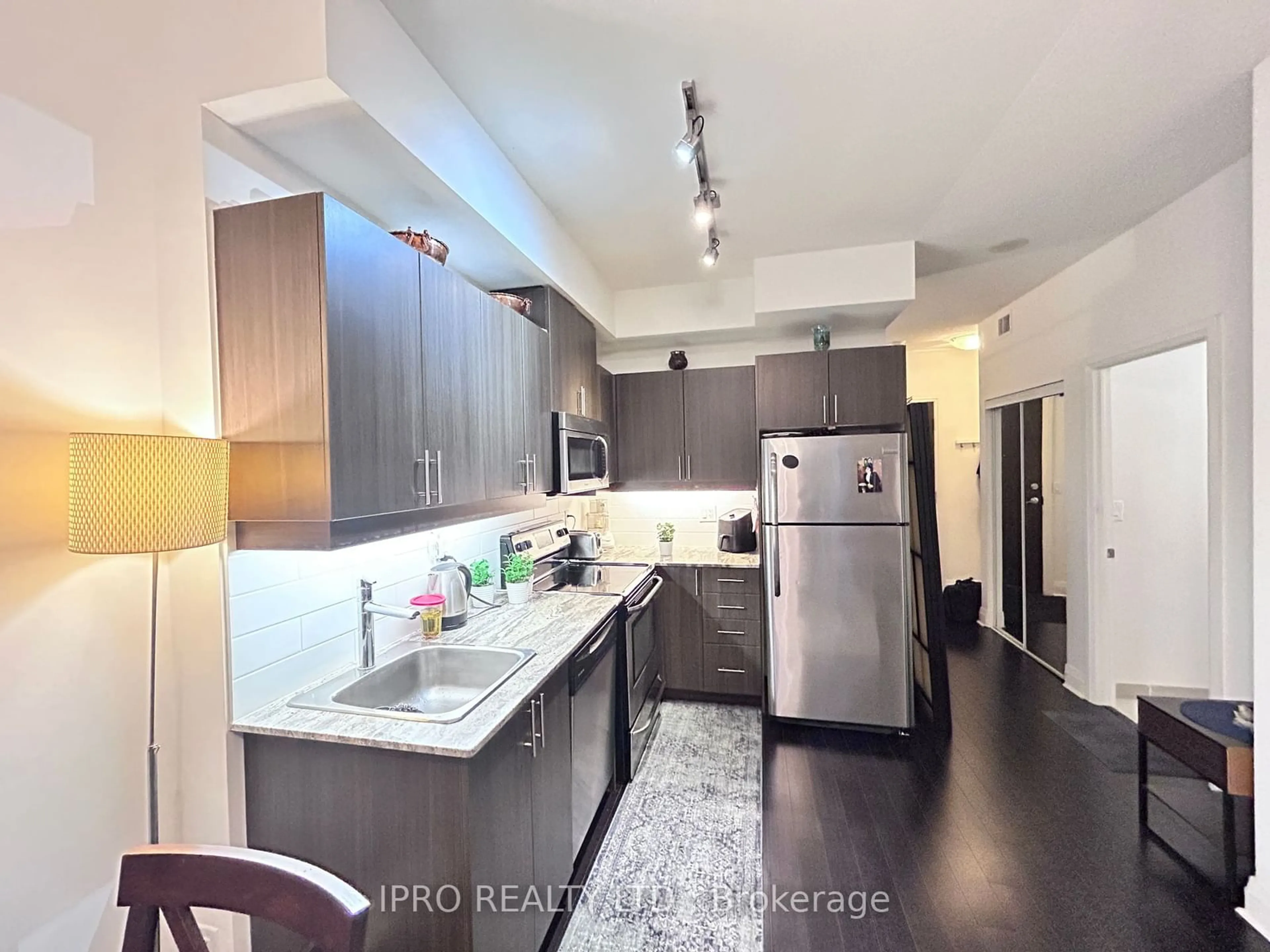 Open concept kitchen, unknown for 17 Kenaston Gdns #101, Toronto Ontario M2K 0B9