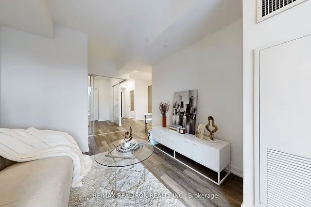 Additional property image - 250 Lawrence Ave Unit 501