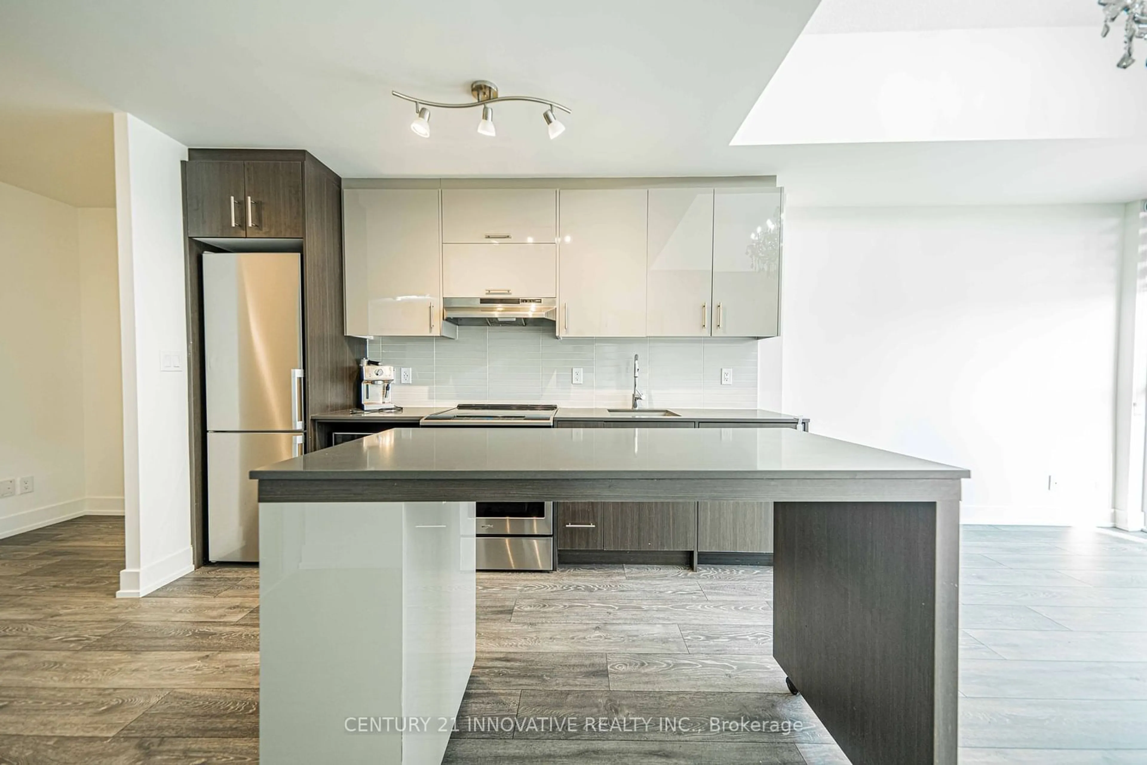 Contemporary kitchen, unknown for 180 Fairview Mall Dr #517, Toronto Ontario M2J 0G4