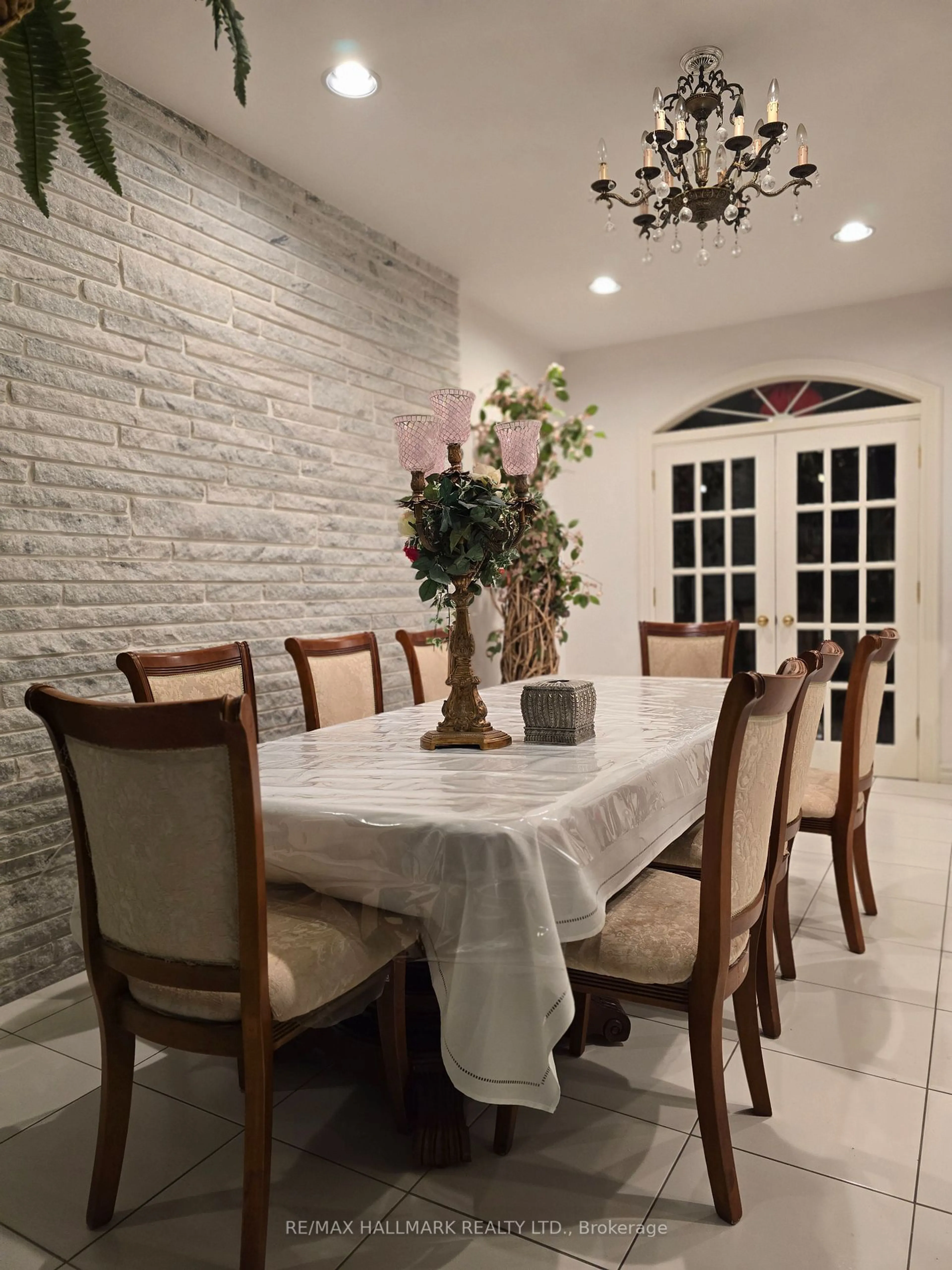 Dining room, ceramic/tile floor for 11 Vernham Ave, Toronto Ontario M2L 2B1