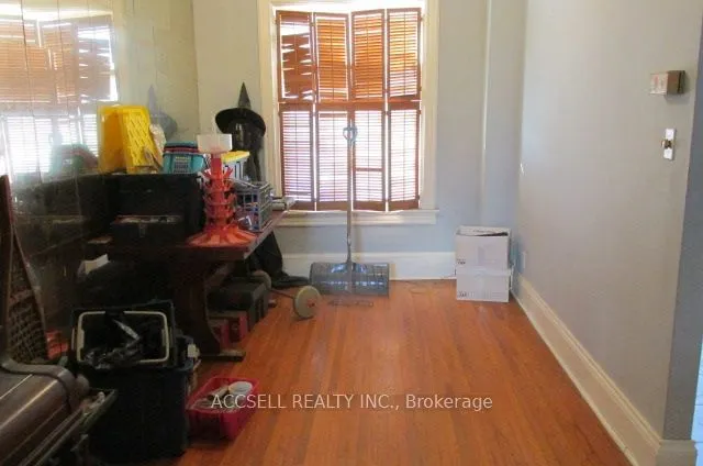 Additional property image - 723 Manning Ave