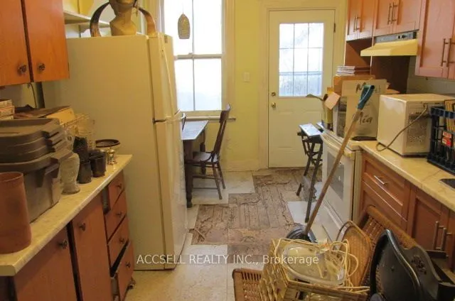Additional property image - 723 Manning Ave