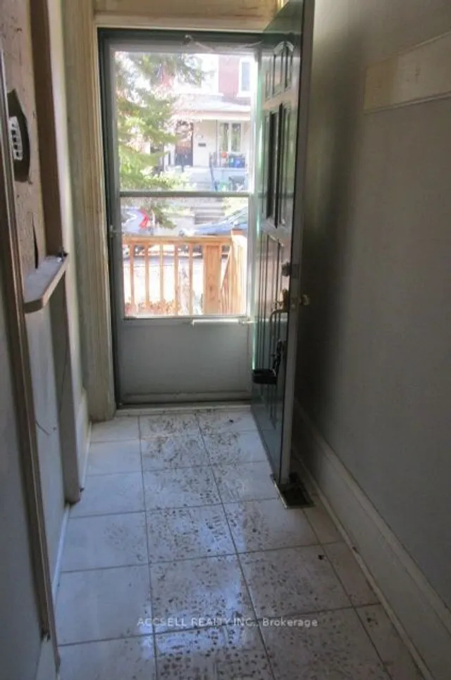 Additional property image - 723 Manning Ave
