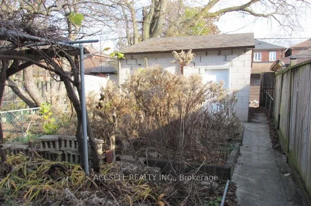Additional property image - 723 Manning Ave