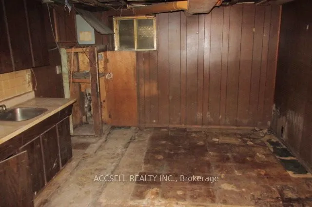 Additional property image - 723 Manning Ave