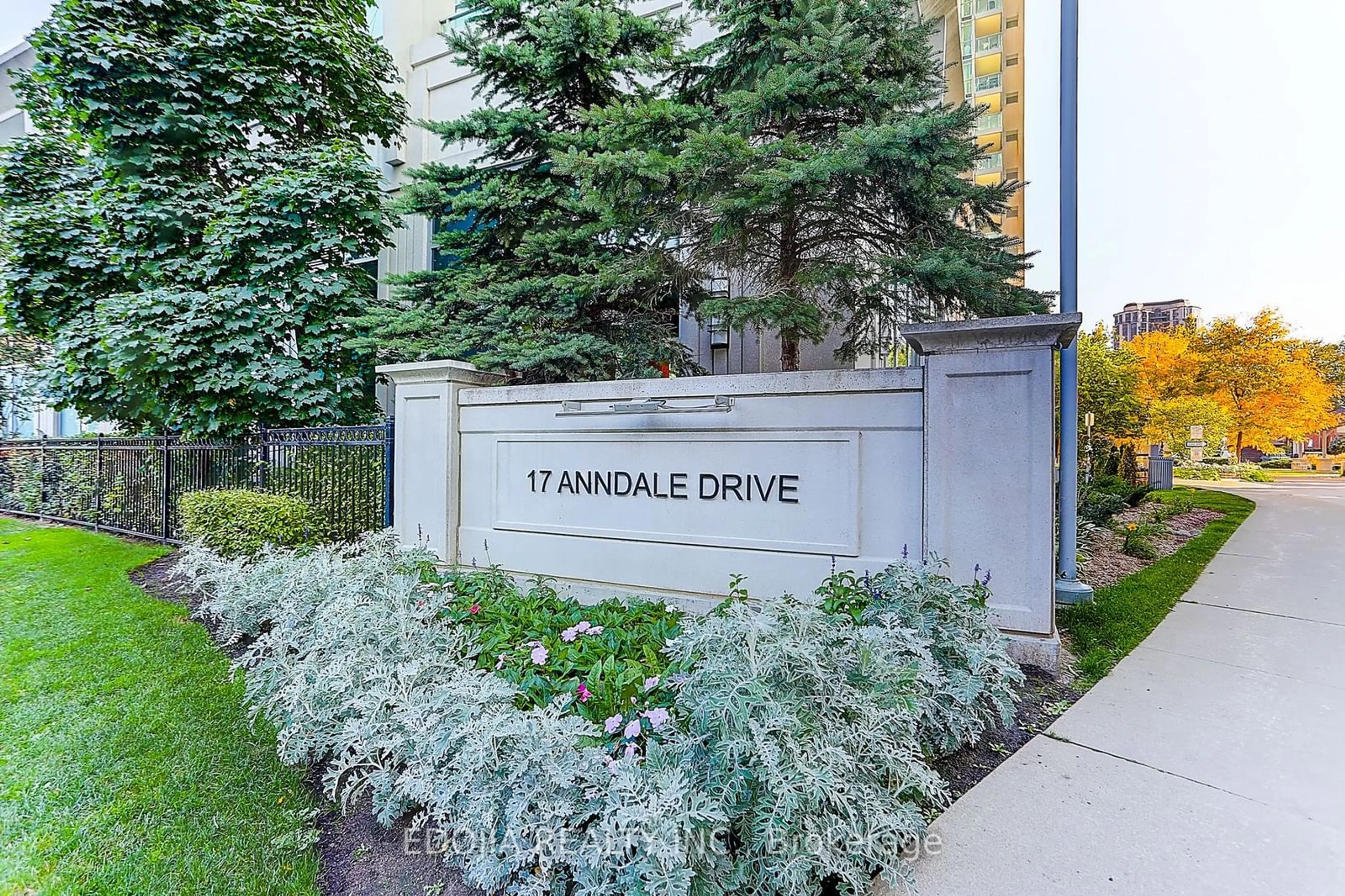 Indoor foyer for 17 Anndale Dr #1011, Toronto Ontario M2N 2W7