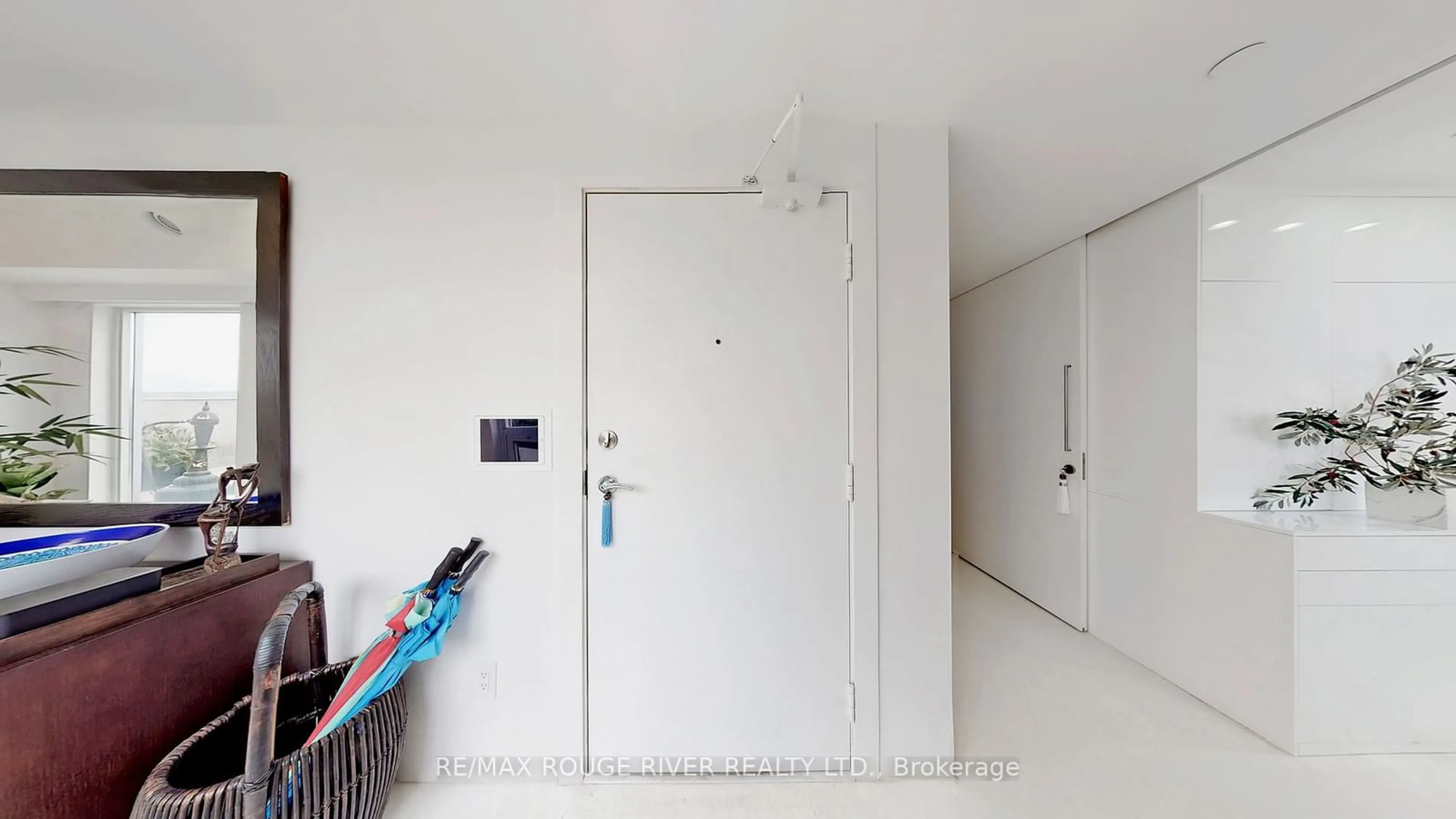 A pic of a room for 701 Sheppard Ave #702, Toronto Ontario M3H 0B2