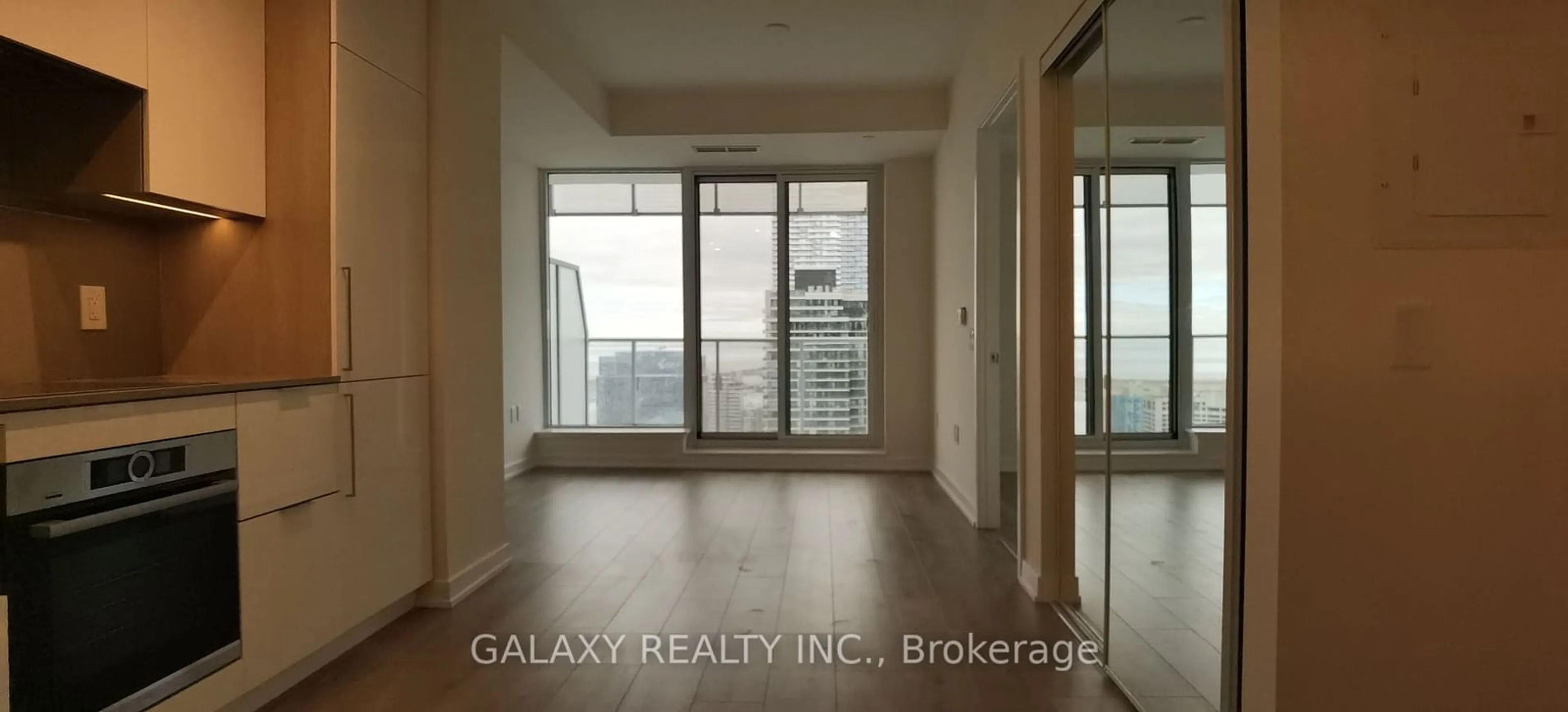 Indoor entryway for 28 Freeland St #4503, Toronto Ontario M5E 0E3