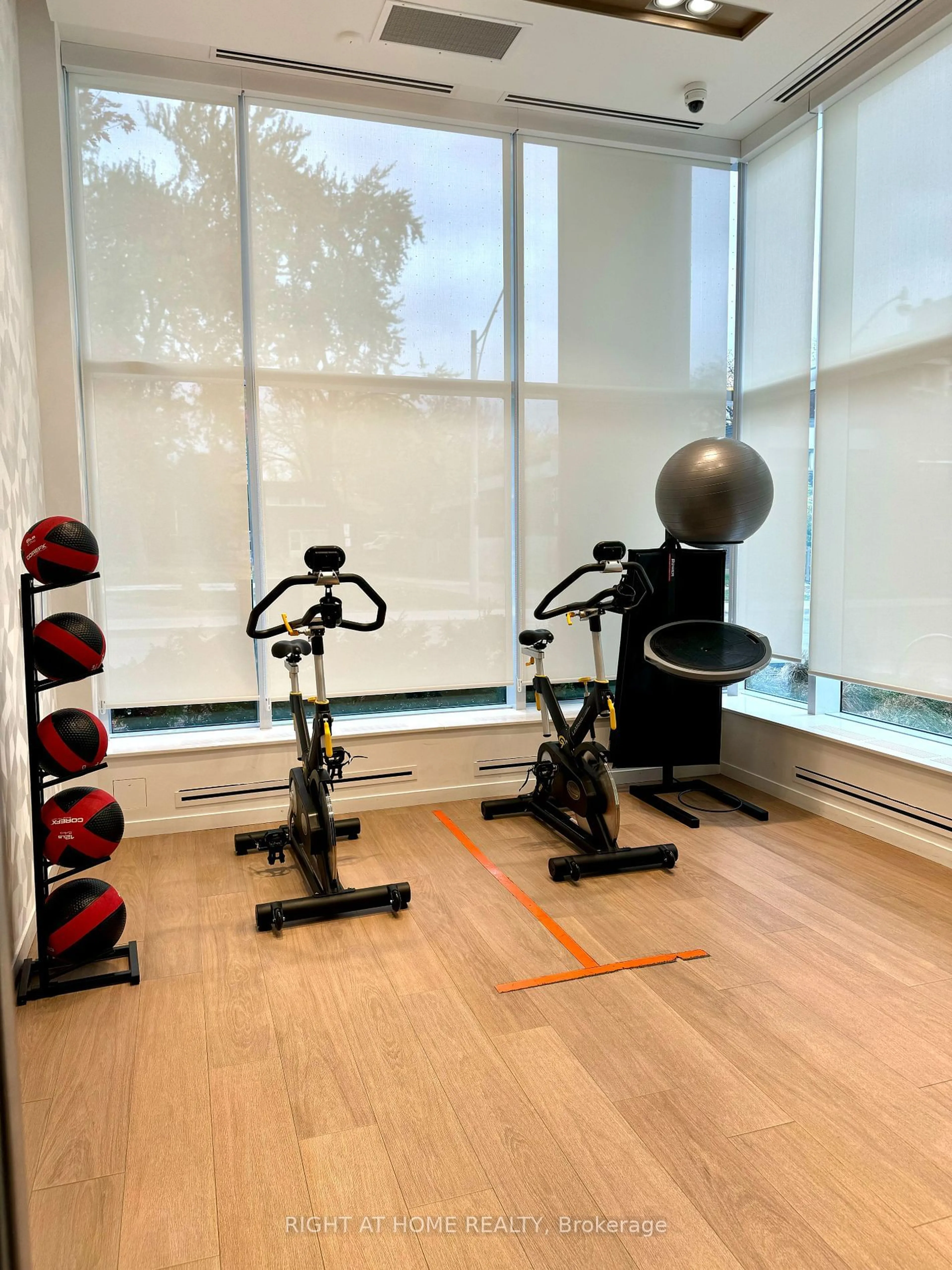 Gym or fitness room for 80 Vanauley St #110, Toronto Ontario M5T 0C9