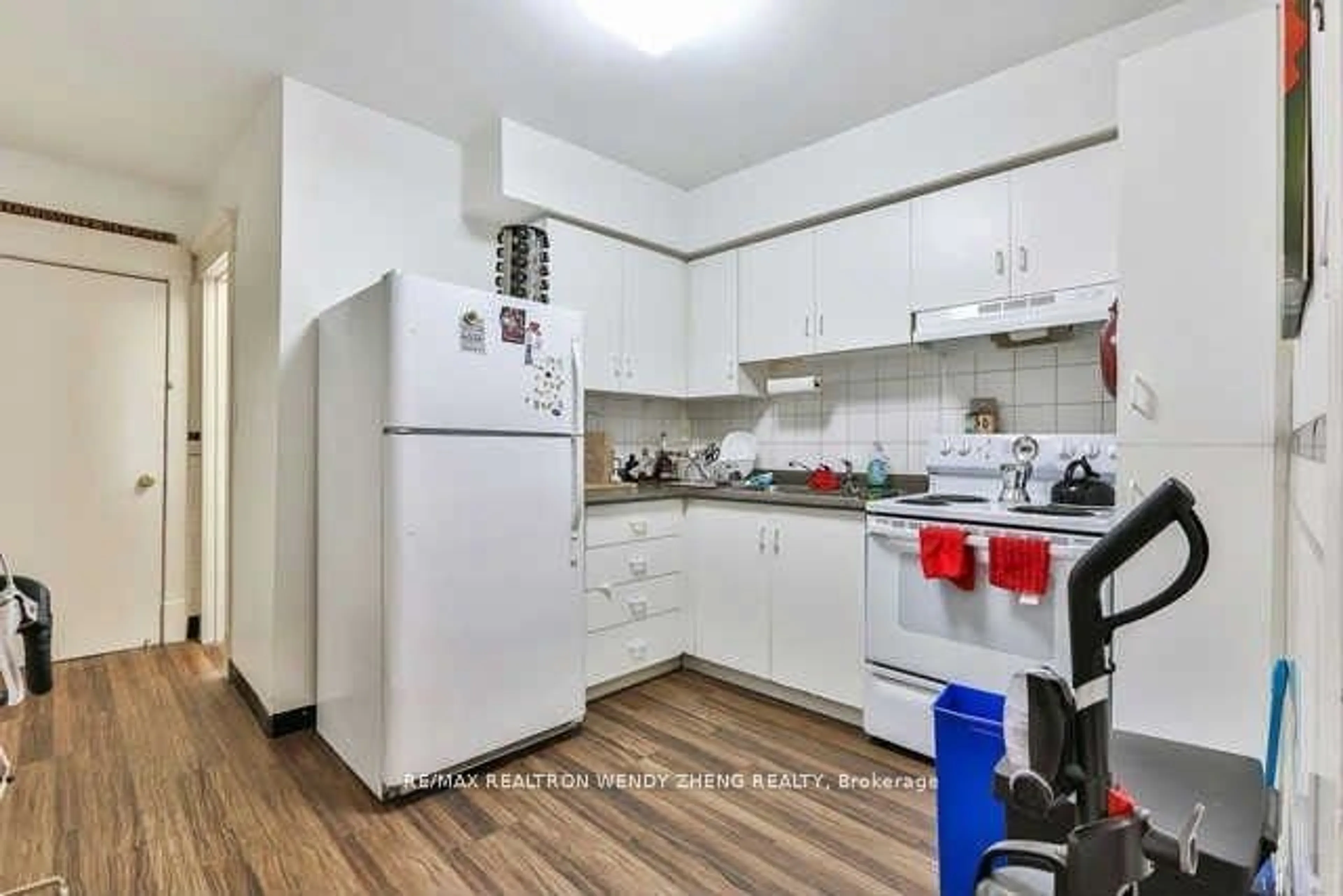 Standard kitchen, unknown for 1145 Davenport Rd, Toronto Ontario M6H 2G4