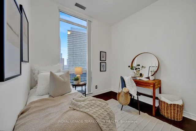Additional property image - 2756 Old Leslie St Unit 1102
