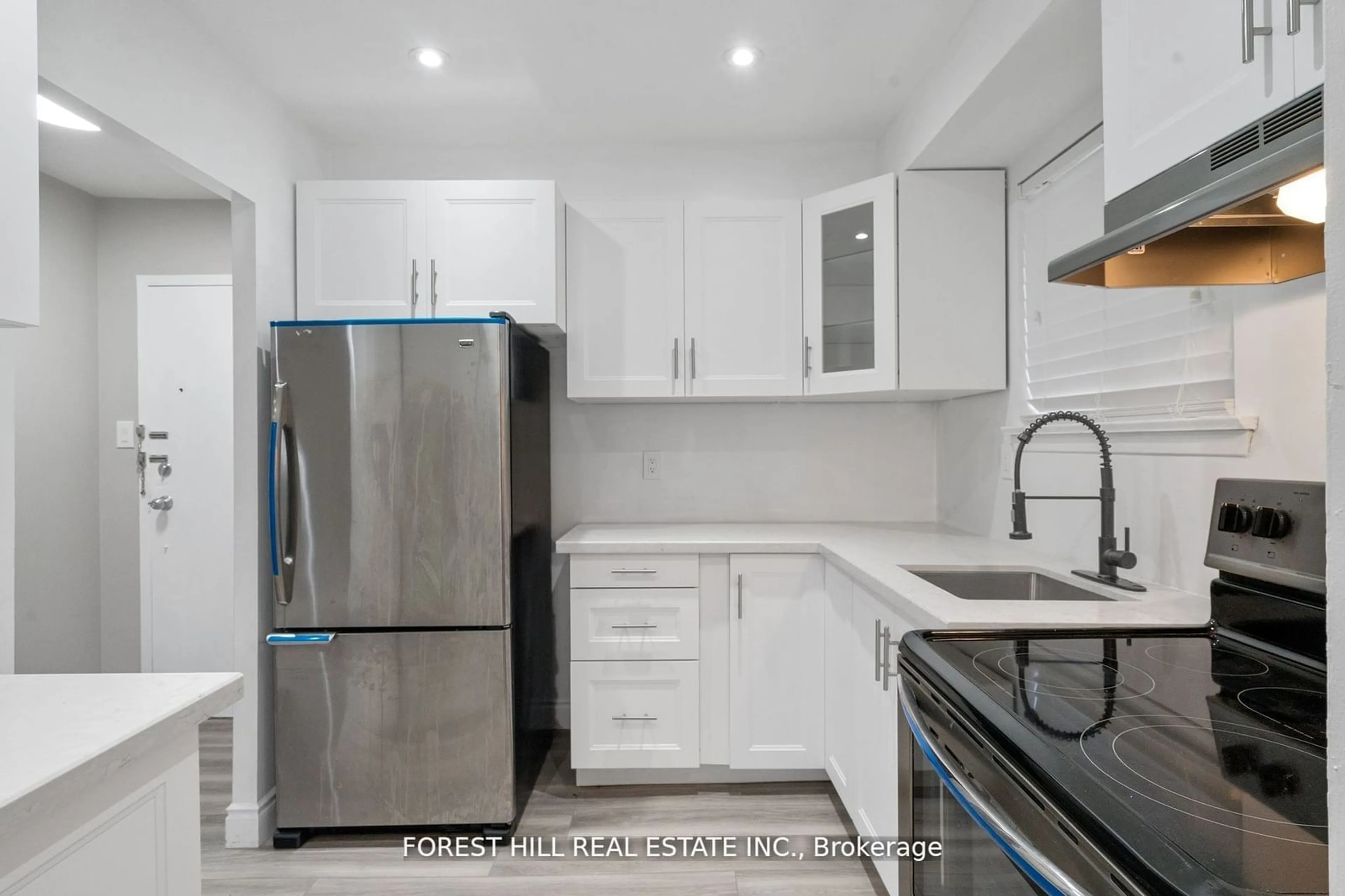 Standard kitchen, ceramic/tile floor for 20 Moonstone Bywy #166, Toronto Ontario M2H 3J4