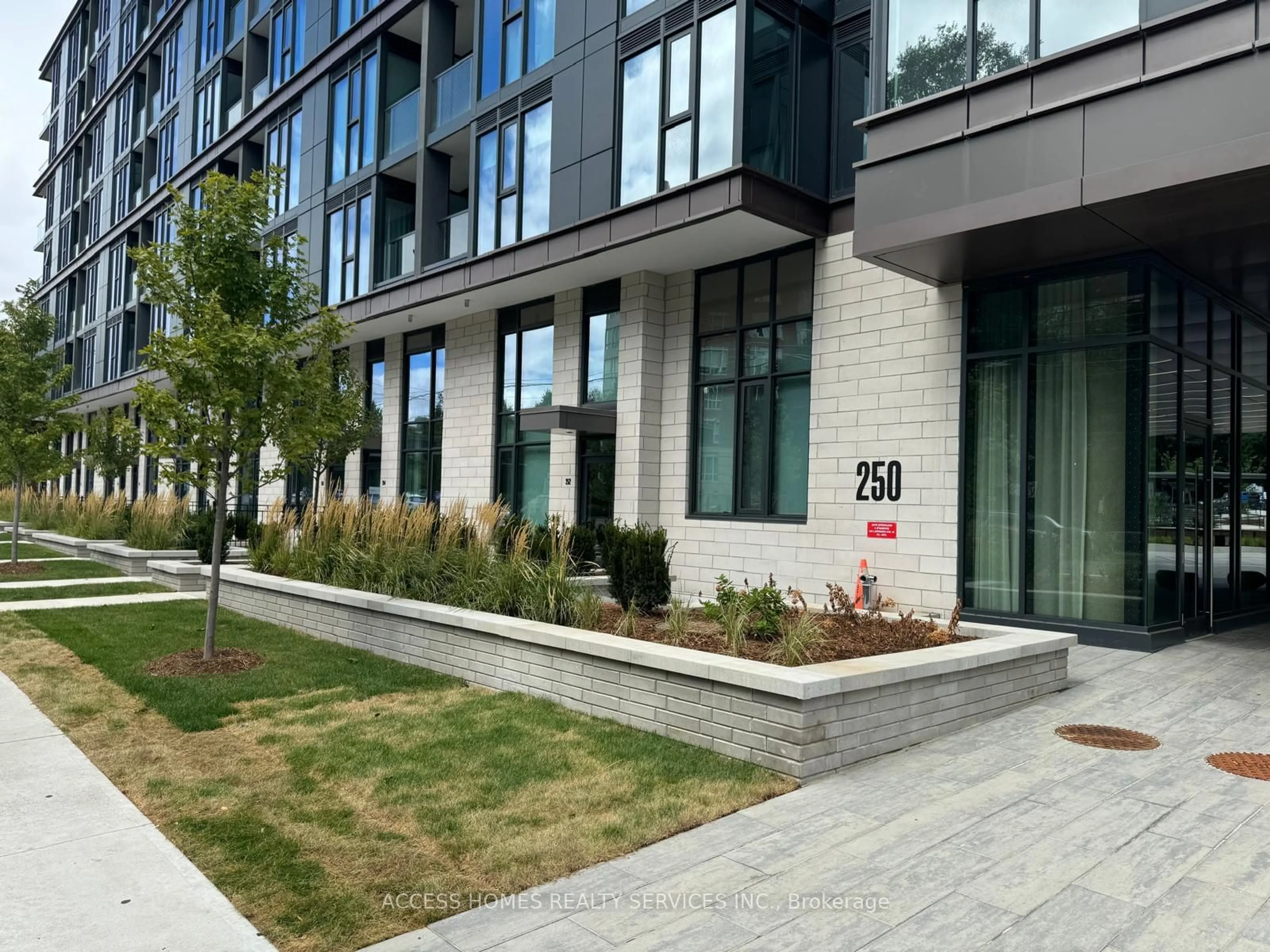 Patio, street for 250 Lawrence Ave #414, Toronto Ontario M5M 1B2