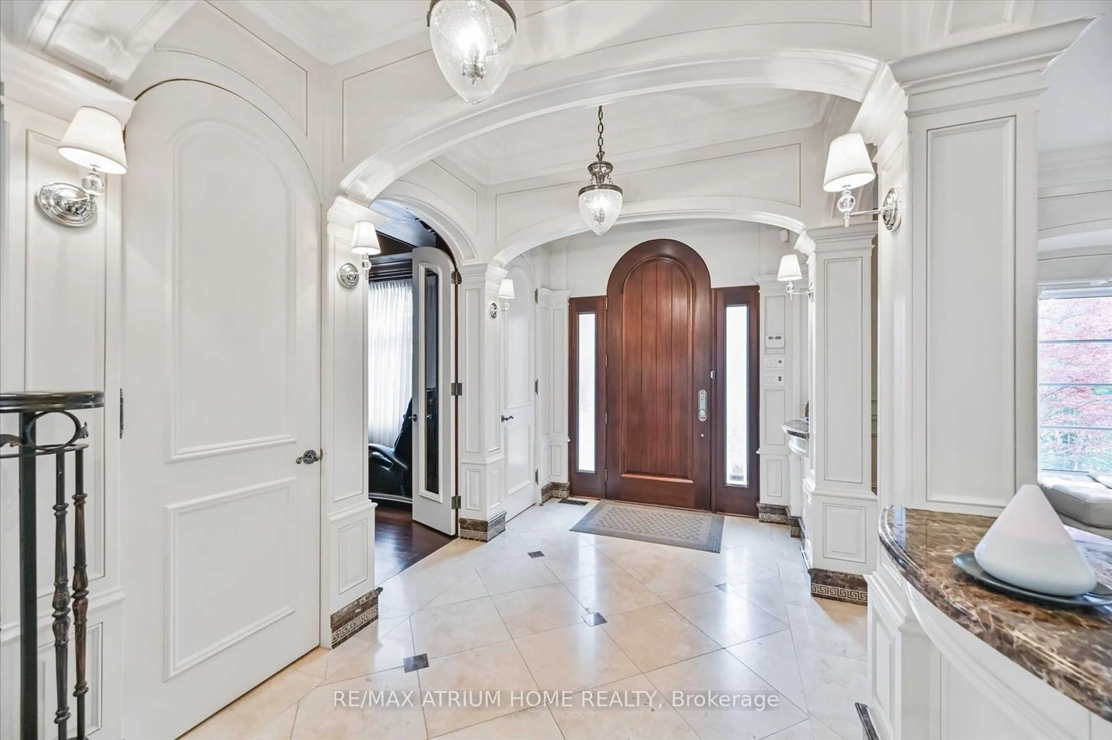 Indoor entryway for 31 Greengate Rd, Toronto Ontario M3B 1E7